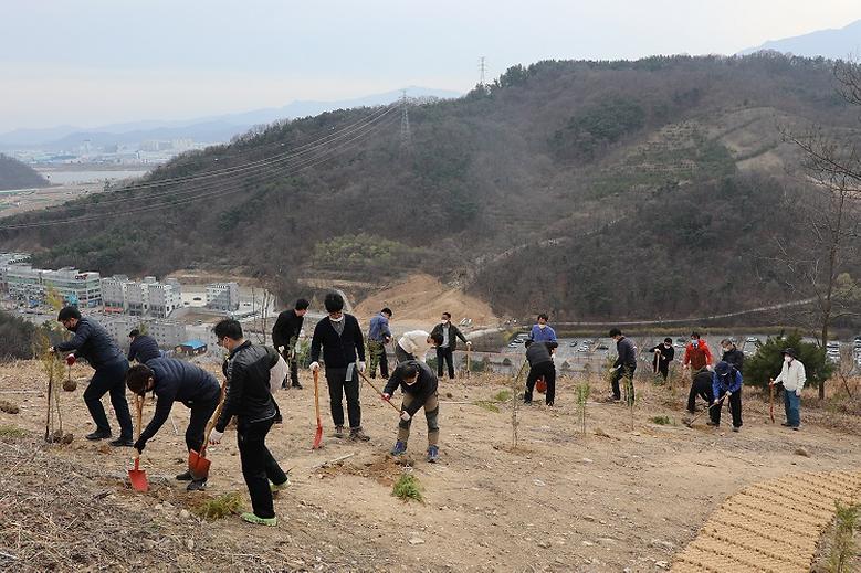 제76회 식목일 행사 가져